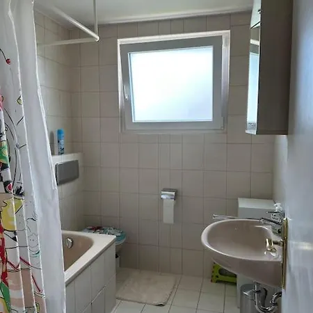 Apartment Fuer Bis 5 Personen Neulussheim